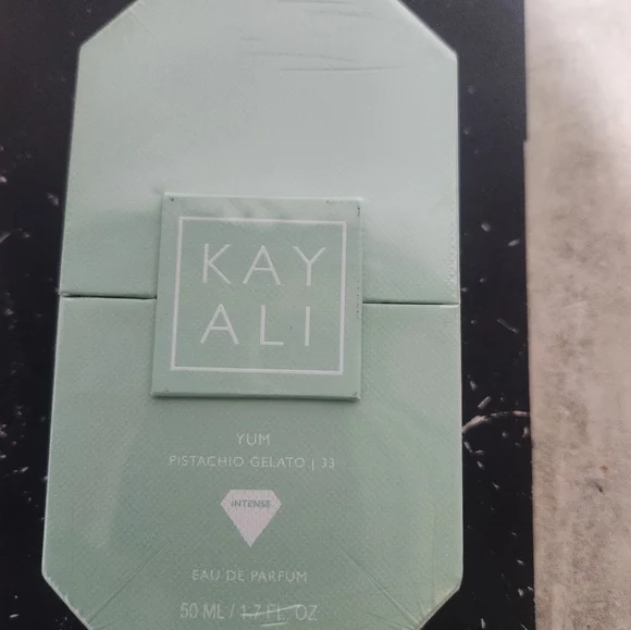 Kayali Yum Pistachio Gelato Perfume - Picture 2 of 8